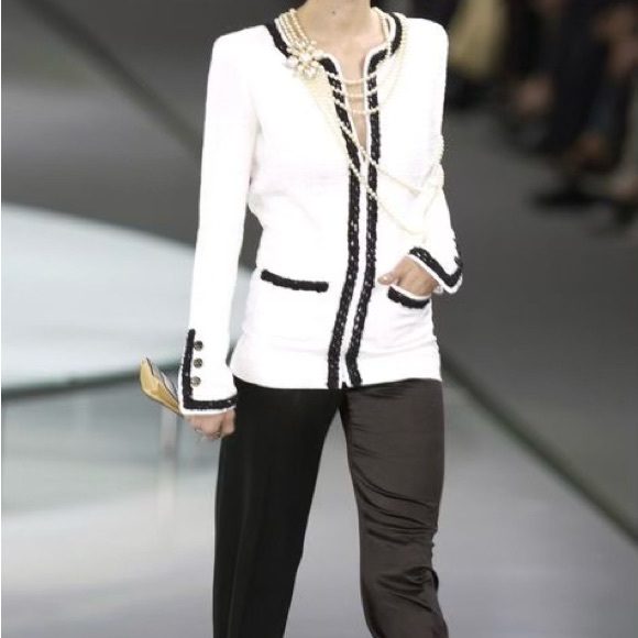 Chanel Cream Tweed Euro Button Jacket size 40 - Picture 3 of 12